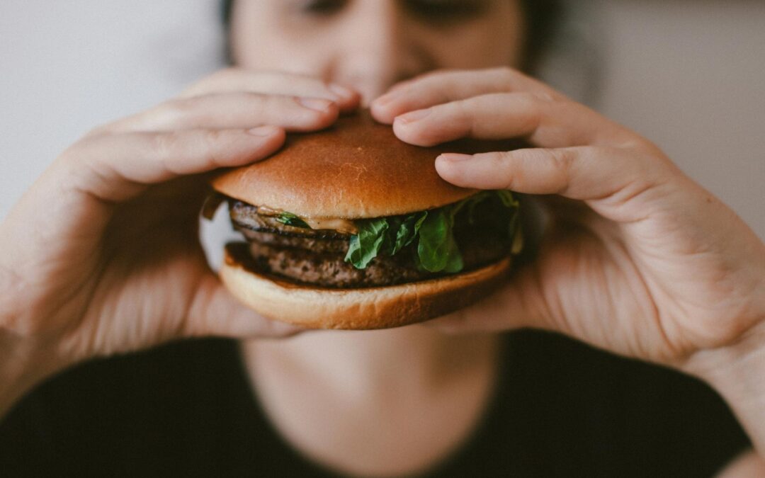 The Psychology Behind Emotional Eating – And How It Affects Us